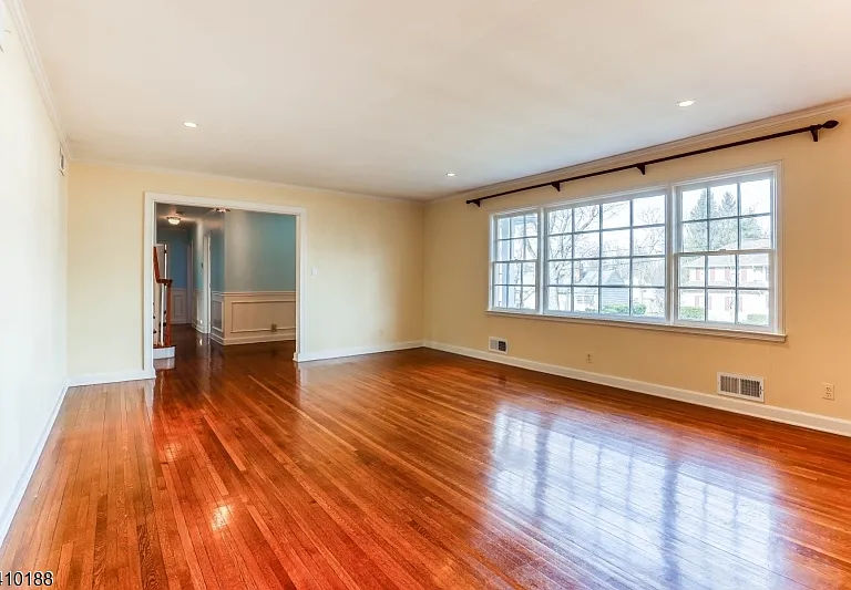 11 Wordsworth Rd — Photo 3