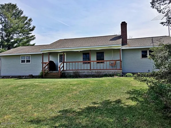 4403 Ten Mile Rd, Remus, MI 49340