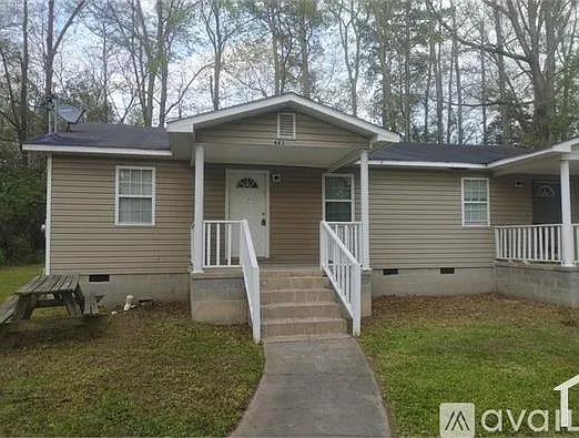 3 bed, 1500 sqft, $1,300 — Photo 3