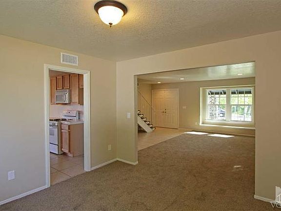 4th image of 891 Longford Ave