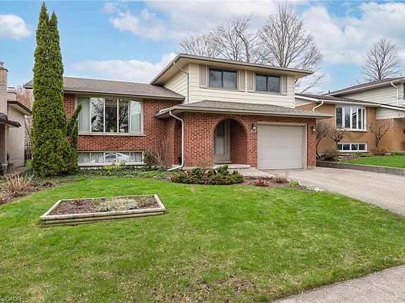 2nd image of 102 Ripley Cres