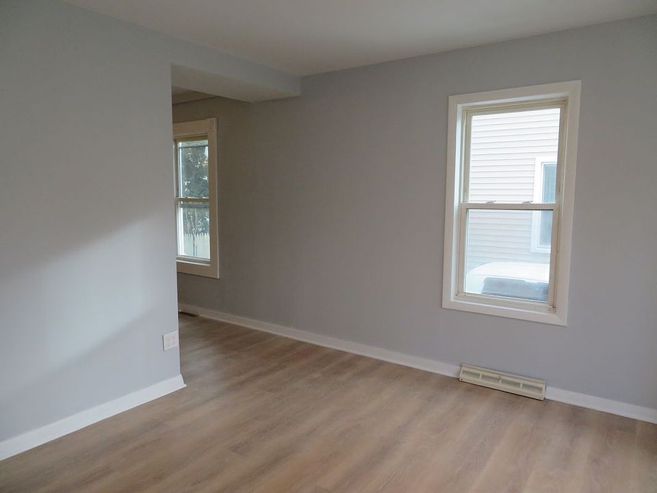 2nd image of 278 Dartmouth St #1