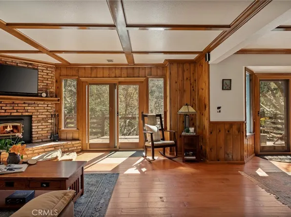 915 Trinity Dr, Lake Arrowhead, CA 92352