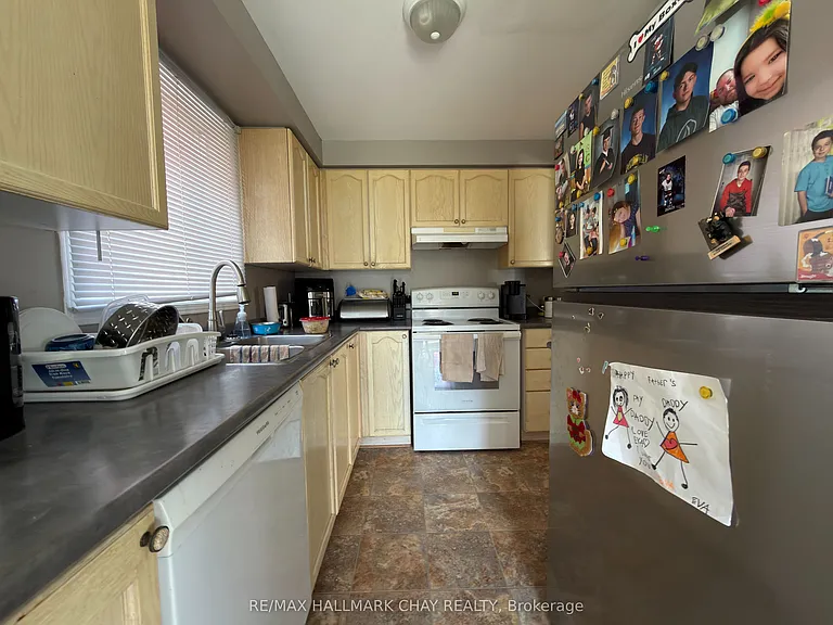207 Tunbridge Rd — Photo 9