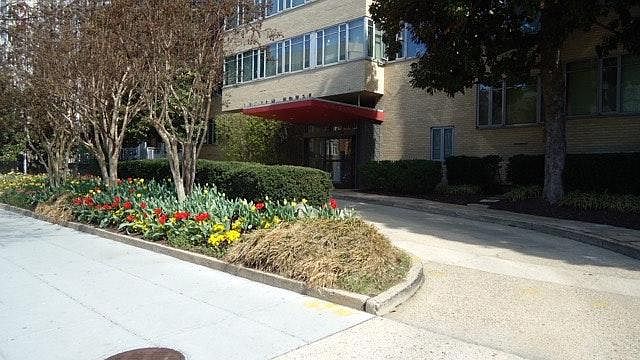 Front Entrance-Circular Driveway