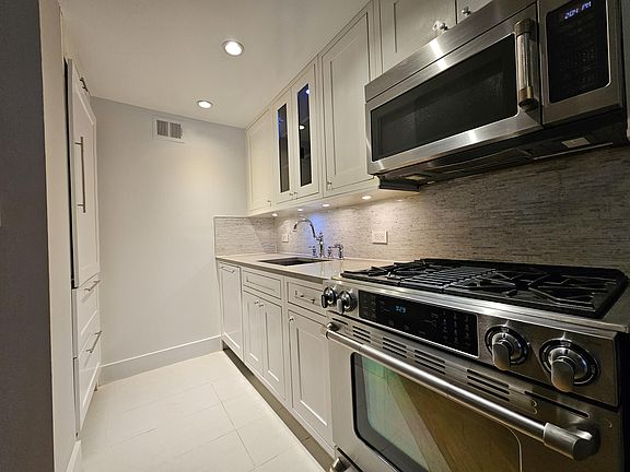 2nd image of 50 W 93rd St APT 4G