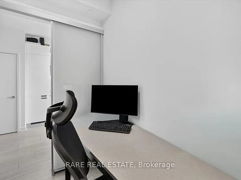 39 Mary St #1810 — Photo 14