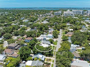 2258 Arlington St, Sarasota, FL 34239