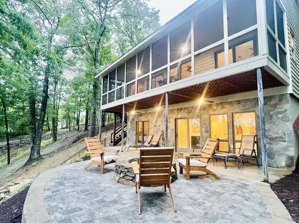 444 Smokehouse Ln, Semora, NC 27343