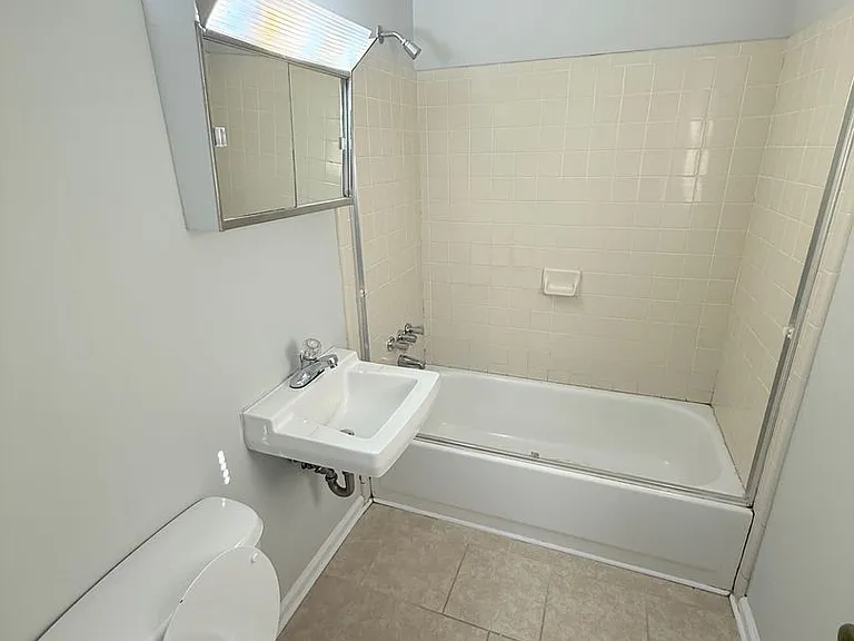 284 Bloomfield St — Photo 35