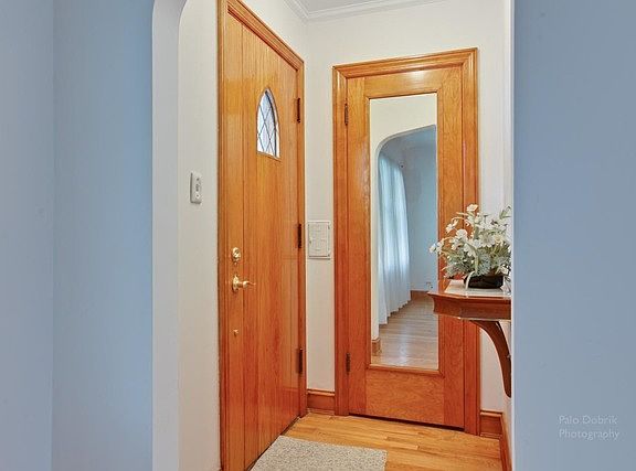 2nd image of 6042 W Wellington Ave