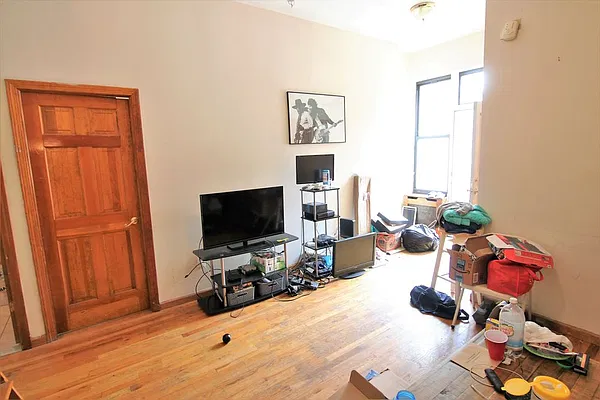 Rented by JK Dansar Corp | media 22