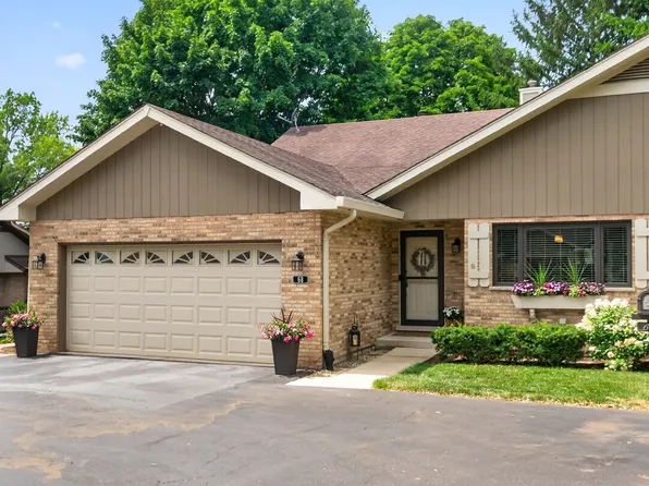 68 Chelsea St, Bloomingdale, IL 60108