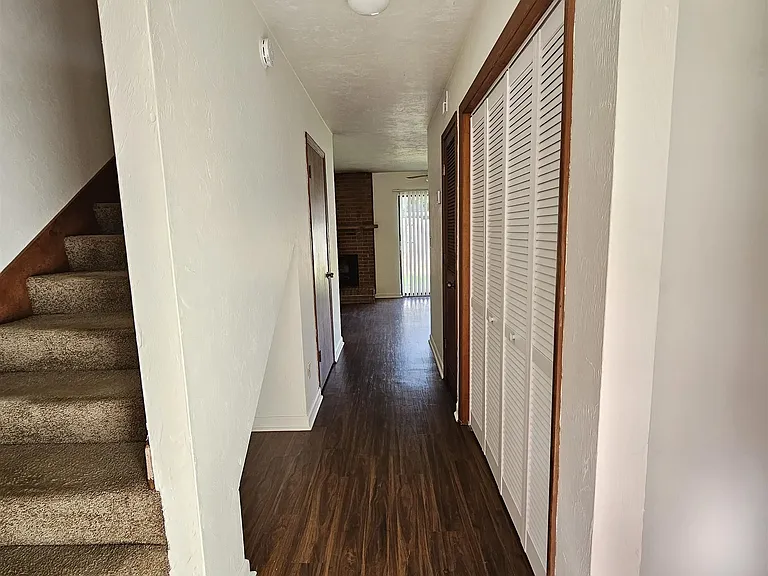 196 Locke St #D — Photo 3