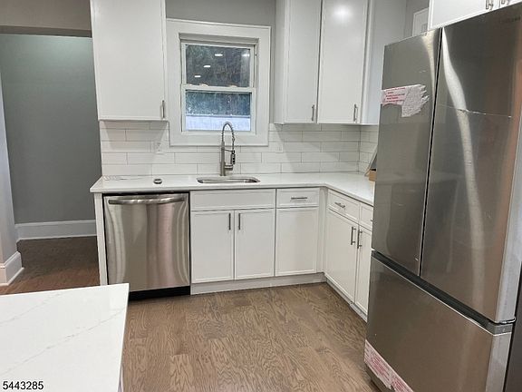 5th image of 742 Central Ave