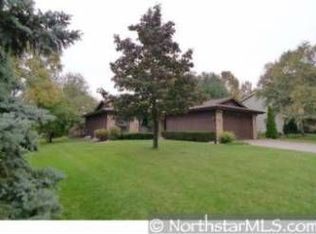 1049 Sprucewood Dr, Woodbury, MN 55125