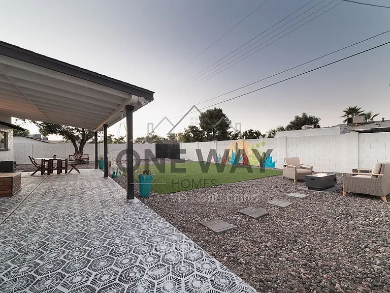 8702 E Sheridan St — Photo 11