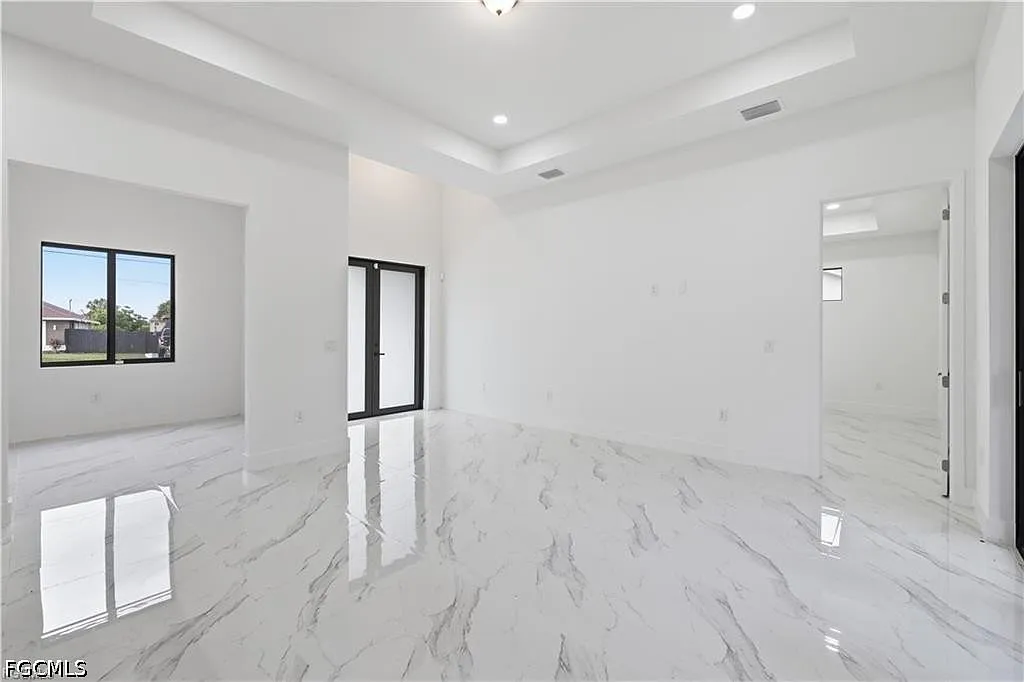 4 bed, 2.0 bath, 1645 sqft, $2,200 — Photo 3