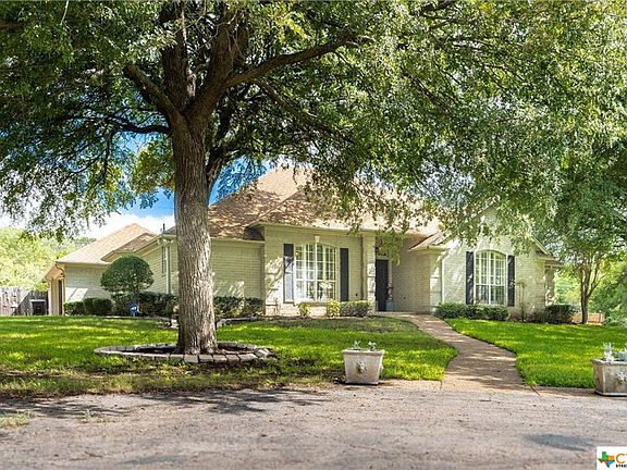 2nd image of 123 Circle Vista Dr