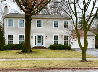 826 S Charles Ave, Naperville, IL 60540