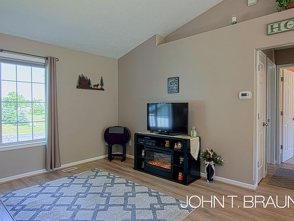 5th image of 14769 Ivorystone Dr NE