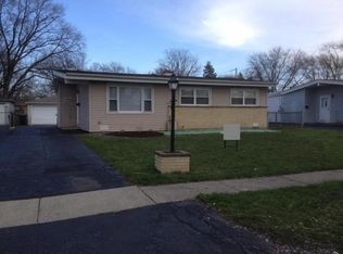 4002 Raven Ln, Rolling Meadows, IL 60008