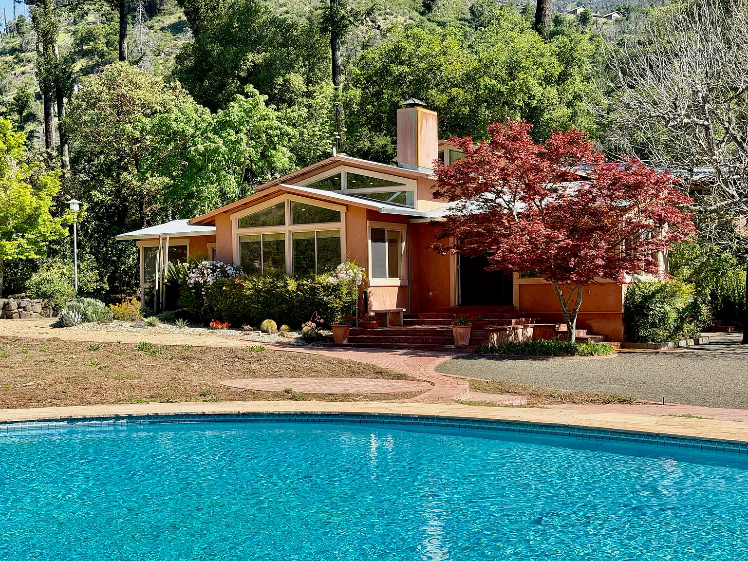 3 bed, 2500 sqft, $7,500 — Photo 1