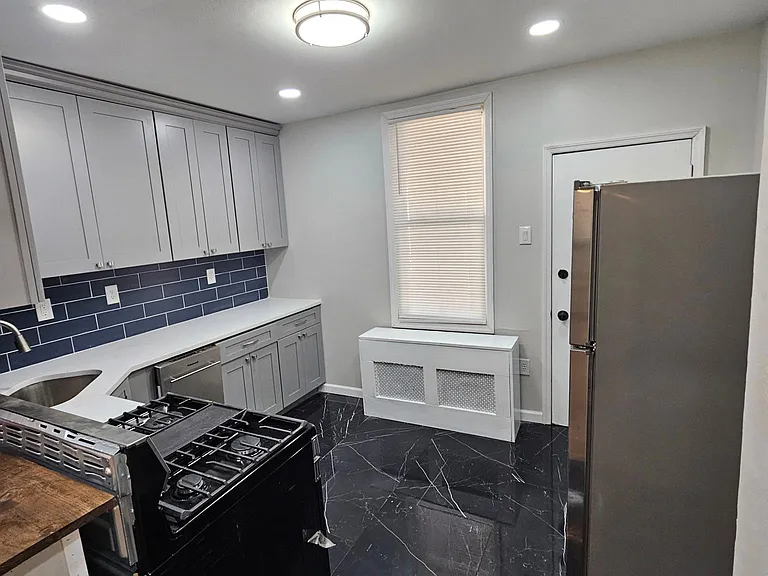2702 Pratt St — Photo 7