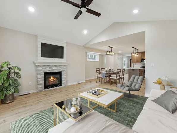 1004 Sunrise Cir, Dassel, MN 55325