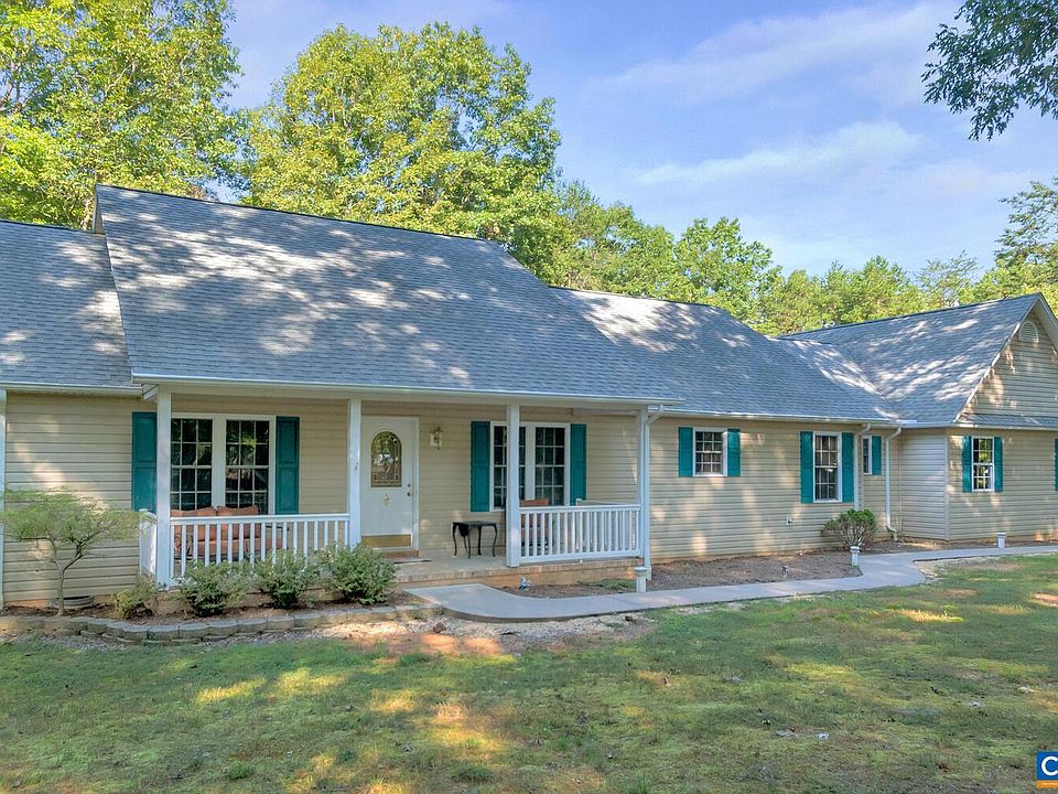 1st image of 704 Fox Hollow Ln