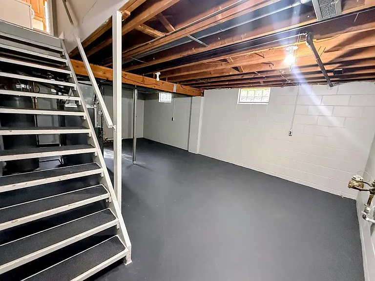 1029 Orchard Ave NE — Photo 10