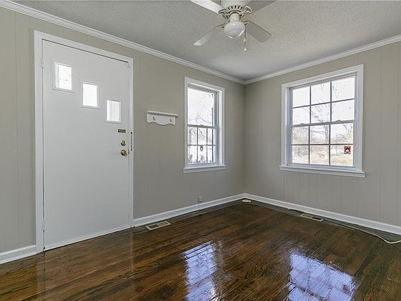 3rd image of 520 Jones St