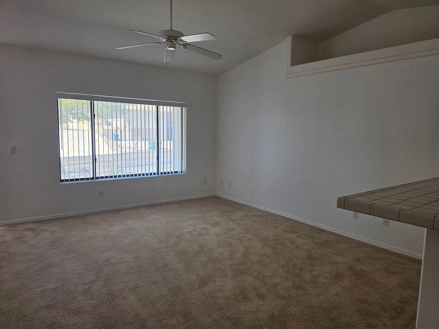 Unfurnished Long Term — Photo 4