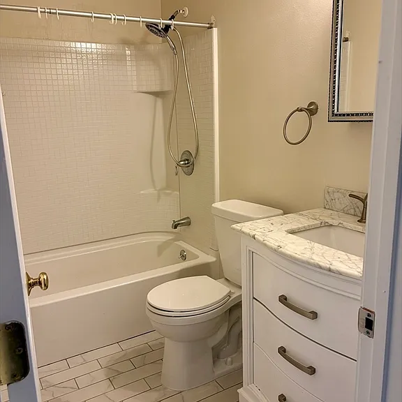 3 Dailey St #B — Photo 14