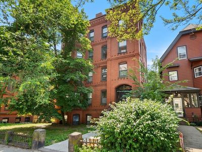 14-16 Davis Ave, Brookline, MA, 02445