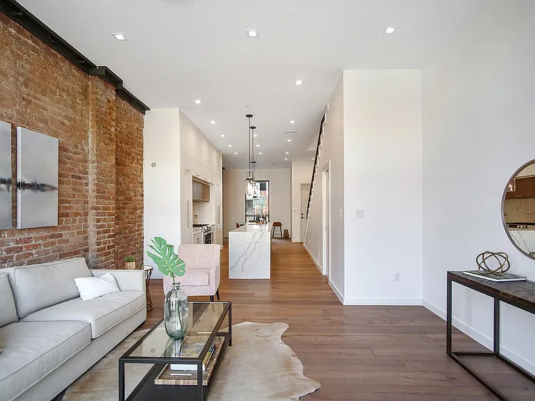 618 N Rampart St #201 — Photo 7