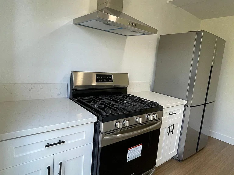 2097 Valley View Blvd #B-1/2 — Photo 4