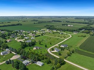 582 Panther Dr, Dixon, IL 61021