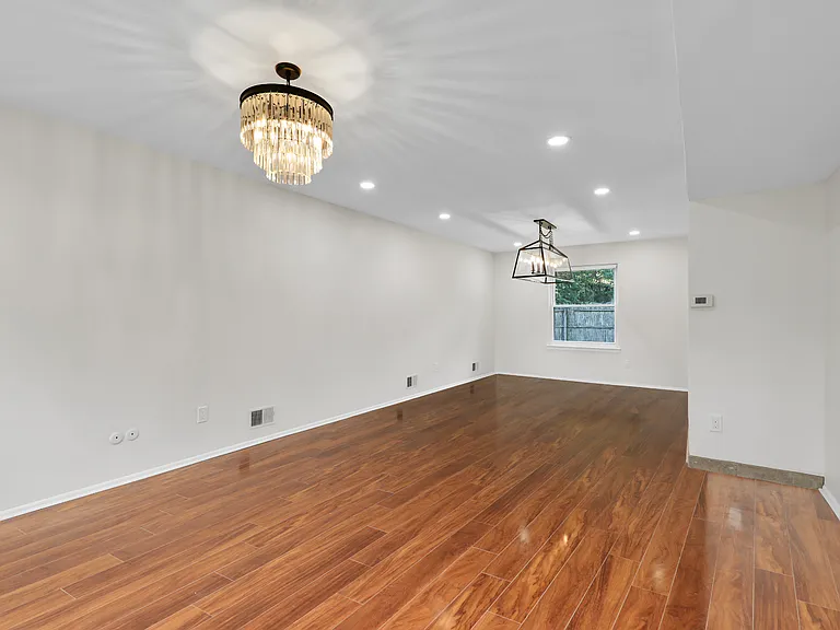 19 Pierson Dr — Photo 9