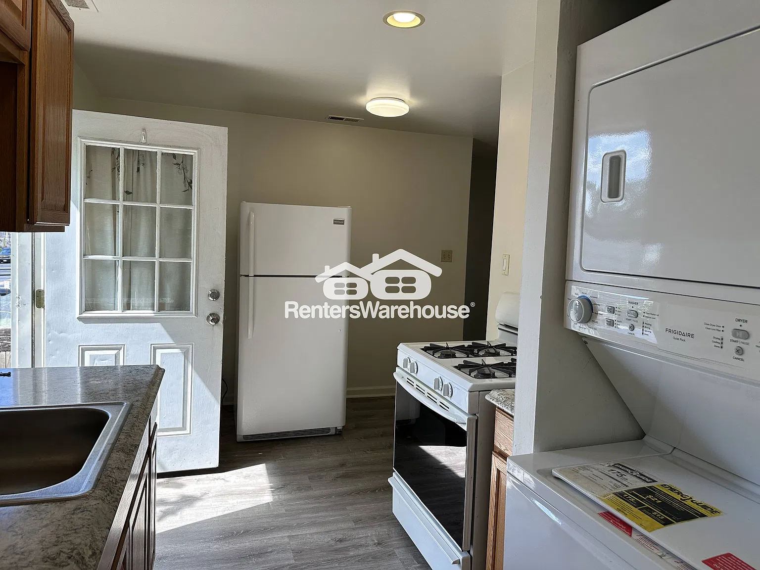 Hampden Top Fl 2br 1 Ba Apt. — Photo 3