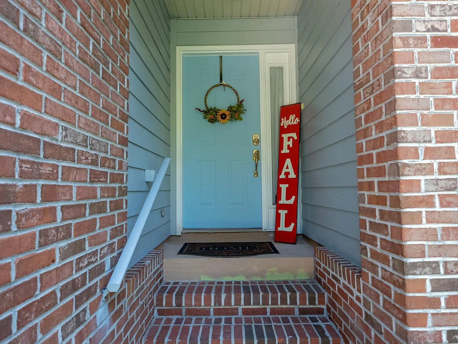 3 bed, 1566 sqft, $2,500 — Photo 4