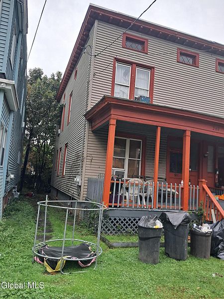 4th image of 288-290 Yates Street