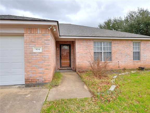 3rd image of 504 Lueders Ln