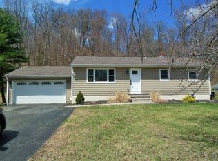 20 Woodland Dr, Vernon, NJ 07462