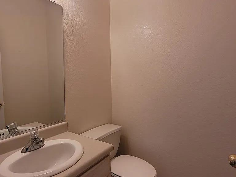 450 Ithaca Ct — Photo 13
