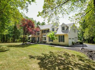 180 Twining Bridge Rd, Newtown, PA 18940