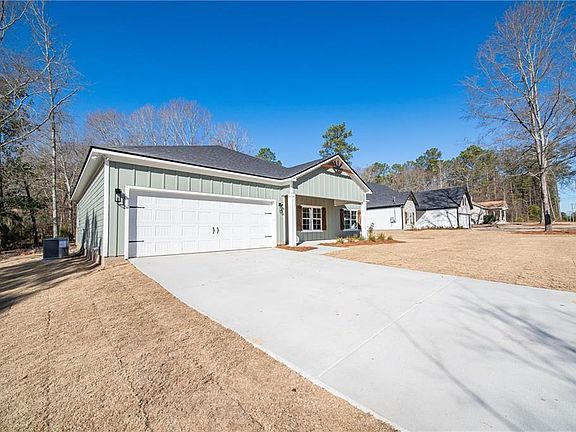 3rd image of 162A Woodland Dr