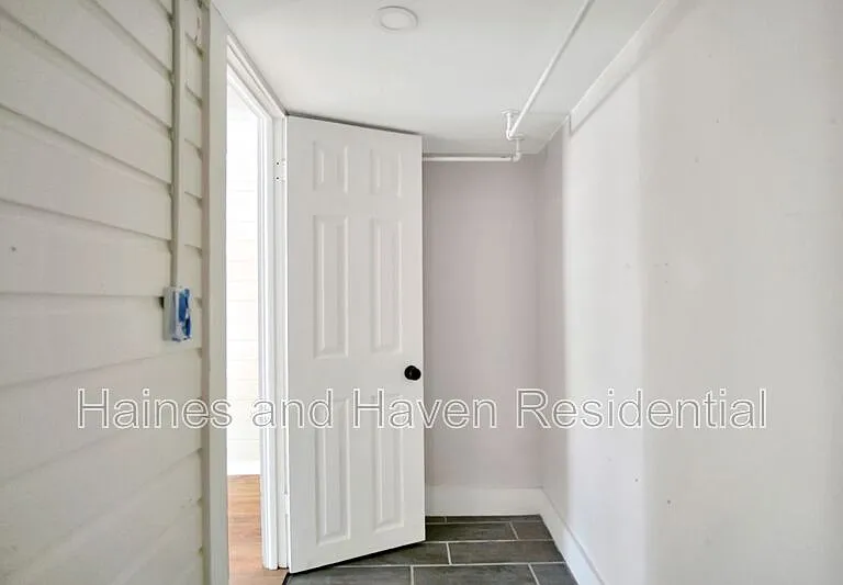 658 Avenue B NW — Photo 9