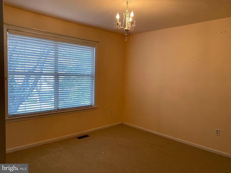 4 Kensington Ct — Photo 27