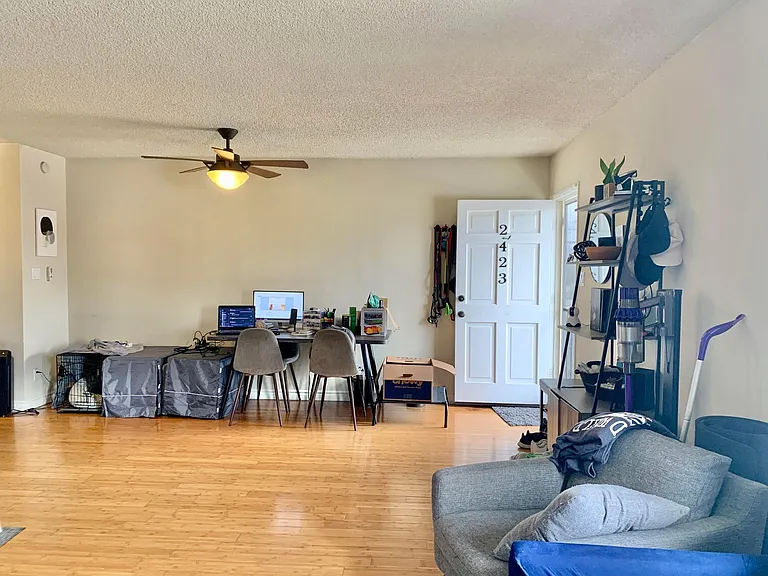 2423 Ralston Ln — Photo 7